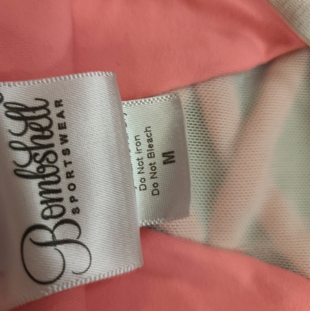 RARE Bombshell Sportswear set! - Picture 8 of 9